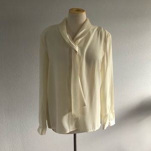 Flowy long sleeve blouse